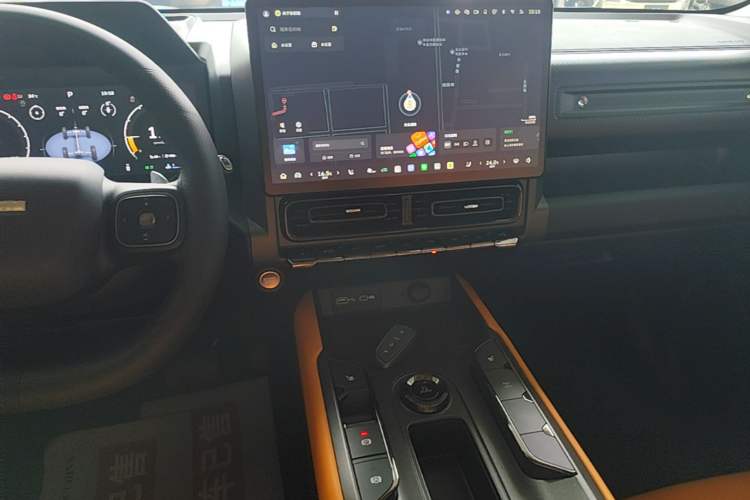 Used Haval Raptor 2025 2.0T 4WD Ultra Audio And AC Panel