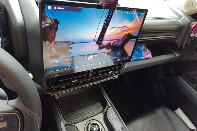 Used Haval Raptor 2025 2.0T 4WD Pro Audio And AC Panel