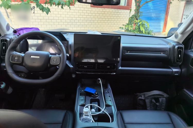 Used Haval Raptor 2025 2.0T 4WD Ultra Center Console