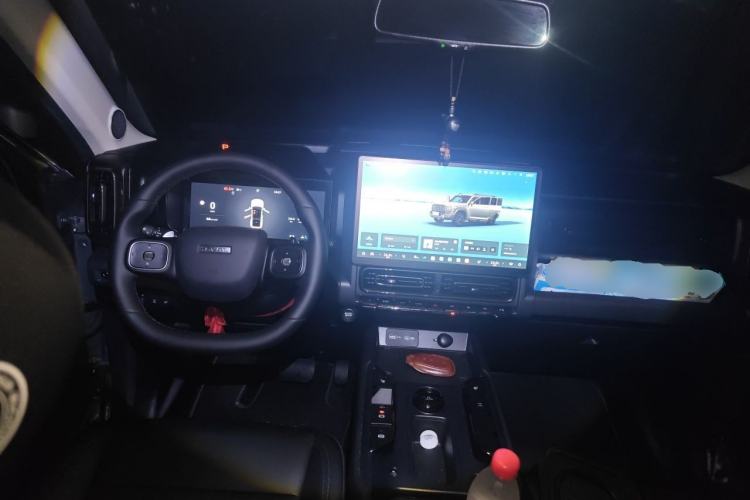 Used Haval Raptor 2025 2.0T 4WD Ultra Center Console