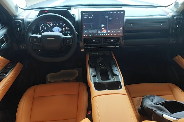 Used Haval Raptor 2025 2.0T 4WD Ultra Center Console