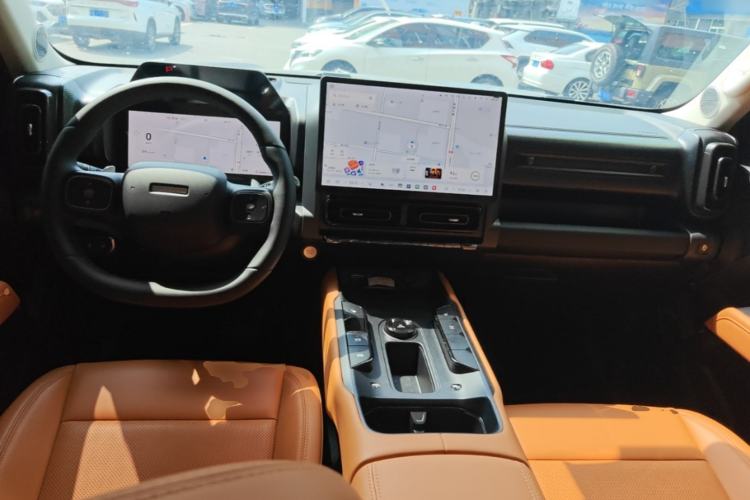 Used Haval Raptor 2025 2.0T 4WD Ultra Center Console