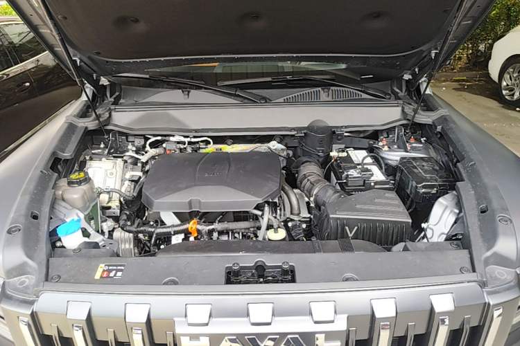 Used Haval Raptor 2025 2.0T 4WD Ultra Engine Bay