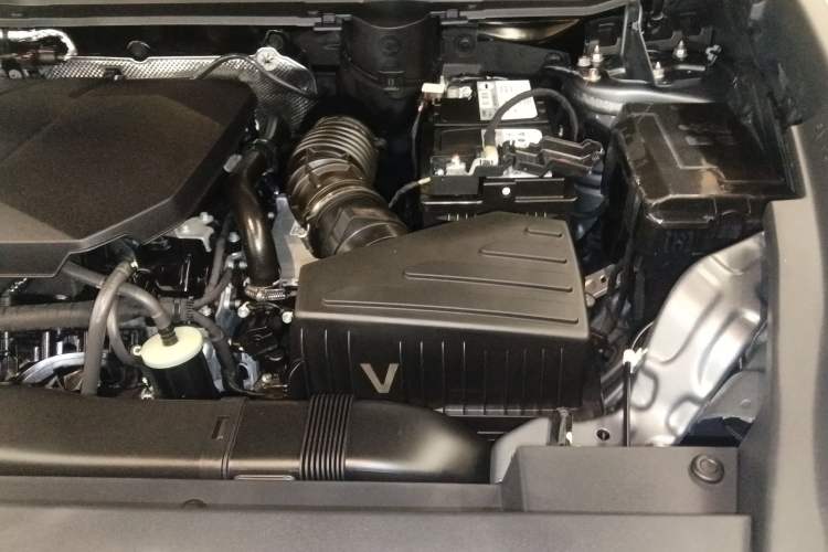 Used Haval Raptor 2025 2.0T 4WD Pro Engine Bay Left