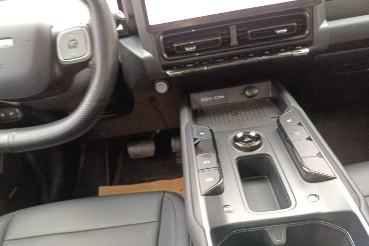 Used Haval Raptor 2025 2.0T 4WD Pro Gear Lever