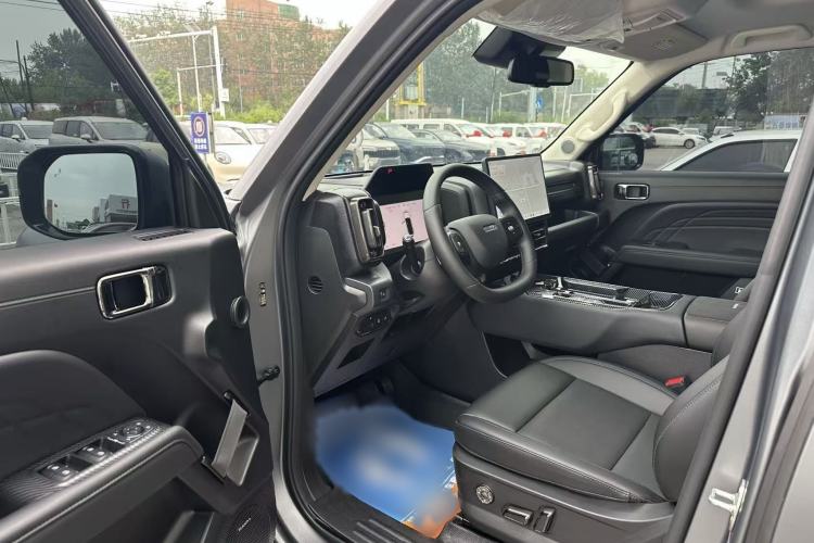Used Haval Raptor 2025 2.0T 4WD Ultra Interior 1