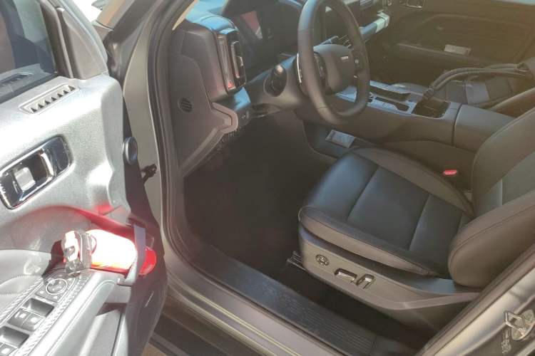 Used Haval Raptor 2025 2.0T 4WD Ultra Interior 3