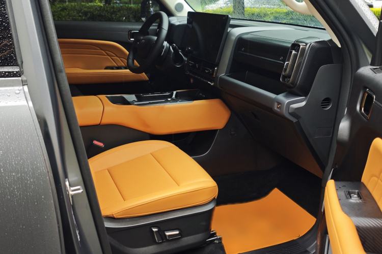 Used Haval Raptor 2025 2.0T 4WD Ultra Interior 4
