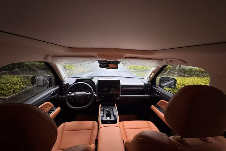 Used Haval Raptor 2025 2.0T 4WD Ultra Interior 5