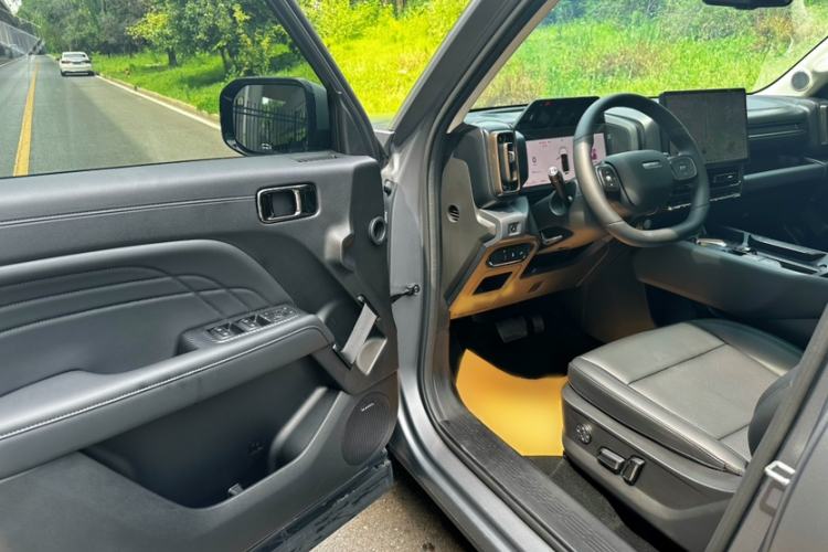 Used Haval Raptor 2025 2.0T 4WD Ultra Left Front Seat
