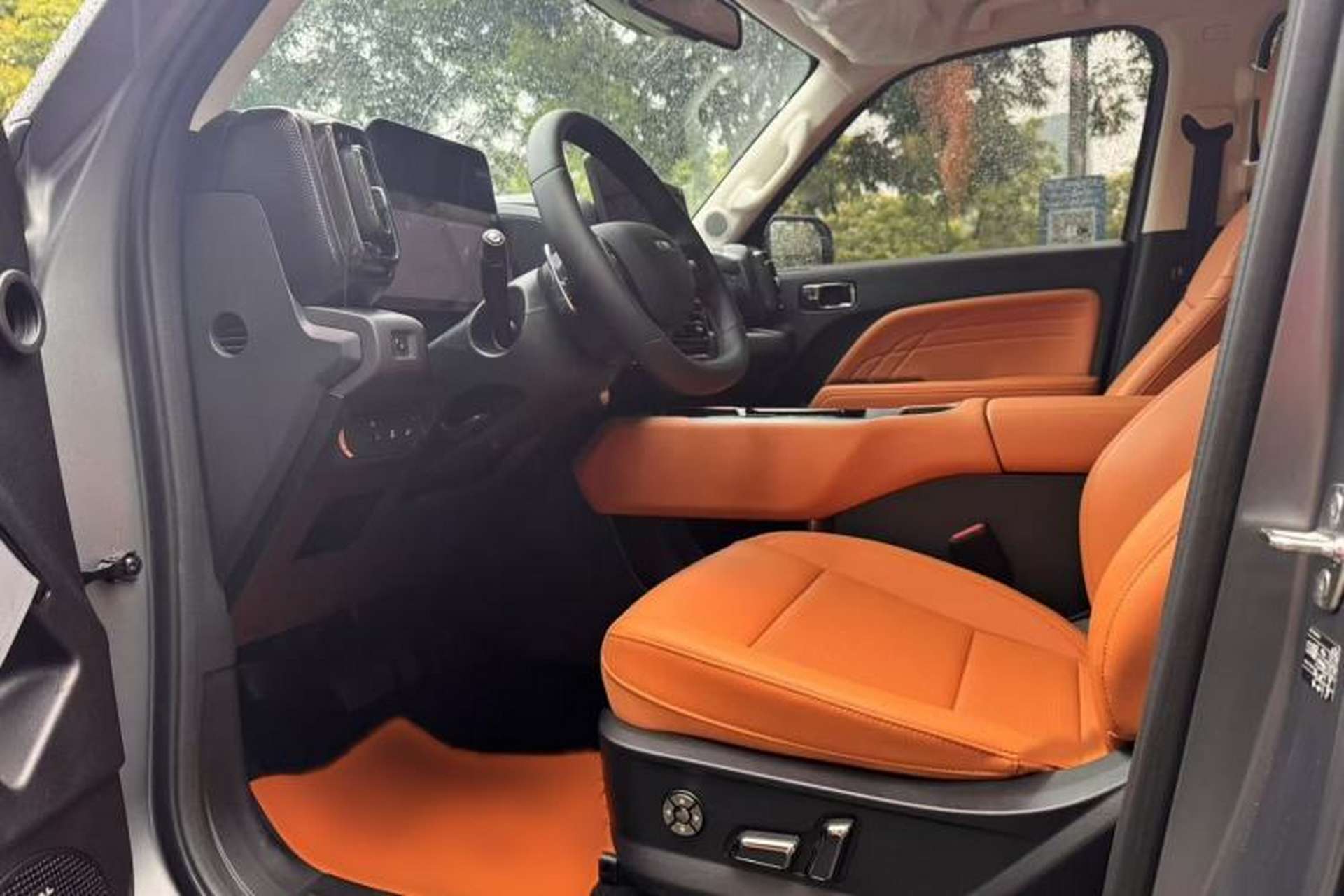 Used Haval Raptor 2025 2.0T 4WD Ultra Left Front Seat