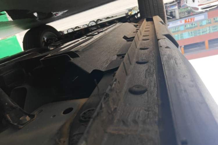 Used Haval Raptor 2025 2.0T 4WD Ultra Left Side Sill