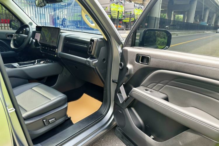 Used Haval Raptor 2025 2.0T 4WD Ultra Right Front Seat