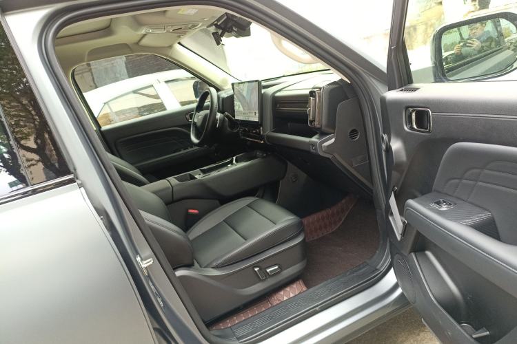 Used Haval Raptor 2025 2.0T 4WD Pro Right Front Seat