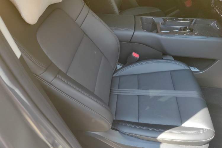 Used Haval Raptor 2025 2.0T 4WD Ultra Right Front Seat
