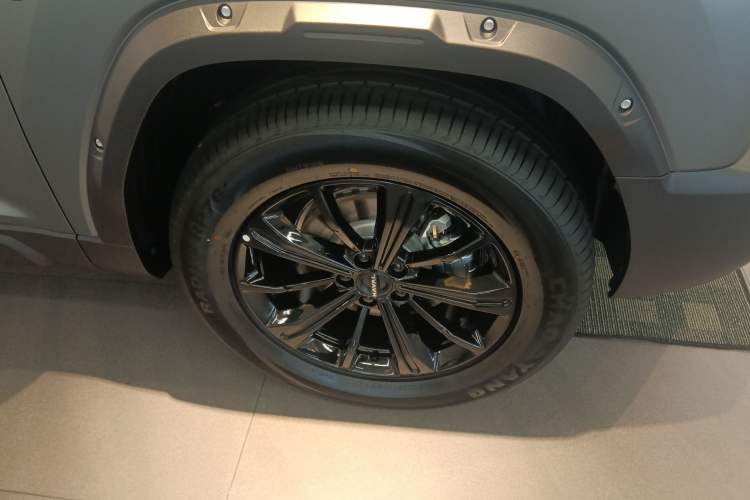 Used Haval Raptor 2025 2.0T 4WD Pro Right Front Wheel Hub