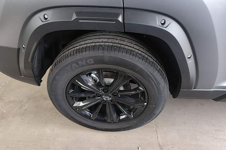 Used Haval Raptor 2025 2.0T 4WD Ultra Right Rear Wheel Hub
