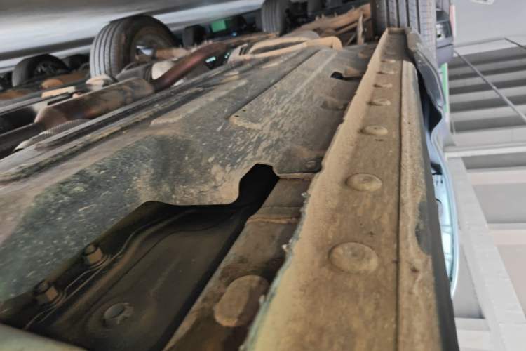 Used Haval Raptor 2025 2.0T 4WD Ultra Right Side Sill