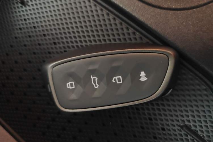 Used Haval Raptor 2025 2.0T 4WD Ultra Vehicle Key