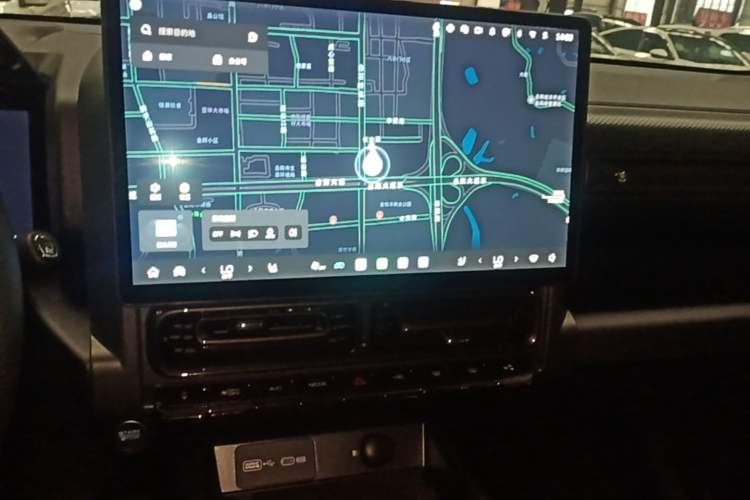 Used Haval Raptor 2025 2.0T 4WD Ultra Audio And AC Panel