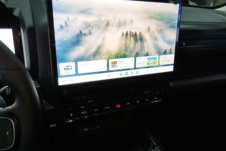 Used Haval Raptor 2025 2.0T 4WD Ultra Audio And AC Panel