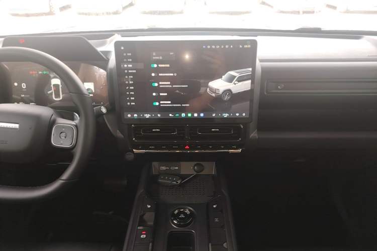 Used Haval Raptor 2025 2.0T 4WD Ultra Audio And AC Panel