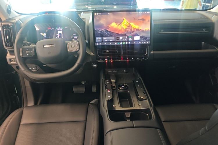 Used Haval Raptor 2025 2.0T 4WD Ultra Center Console