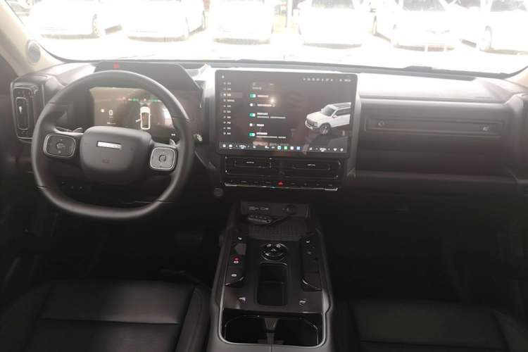 Used Haval Raptor 2025 2.0T 4WD Ultra Center Console