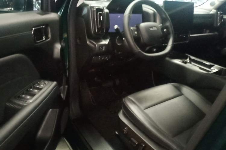 Used Haval Raptor 2025 2.0T 4WD Ultra Driver Seat