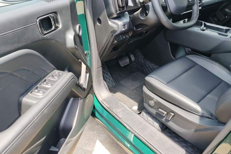 Used Haval Raptor 2025 2.0T 4WD Ultra Driver Seat