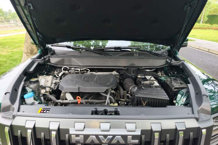 Used Haval Raptor 2025 2.0T 4WD Ultra Engine Bay