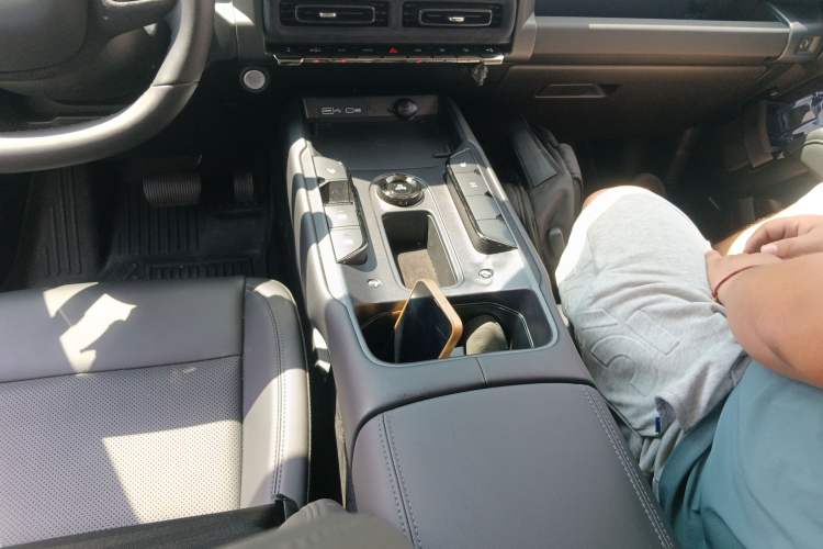 Used Haval Raptor 2025 2.0T 4WD Ultra Gear Lever