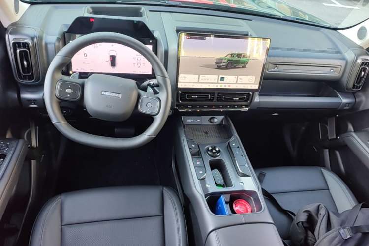 Used Haval Raptor 2025 2.0T 4WD Ultra Interior 2