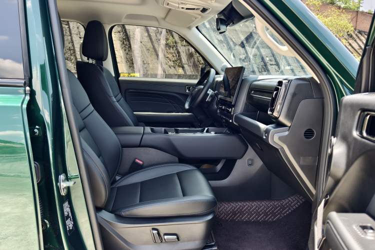 Used Haval Raptor 2025 2.0T 4WD Ultra Interior 4