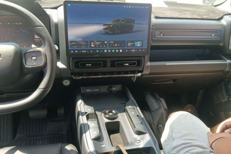 Used Haval Raptor 2025 2.0T 4WD Ultra Interior 6
