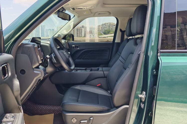 Used Haval Raptor 2025 2.0T 4WD Ultra Interior 6