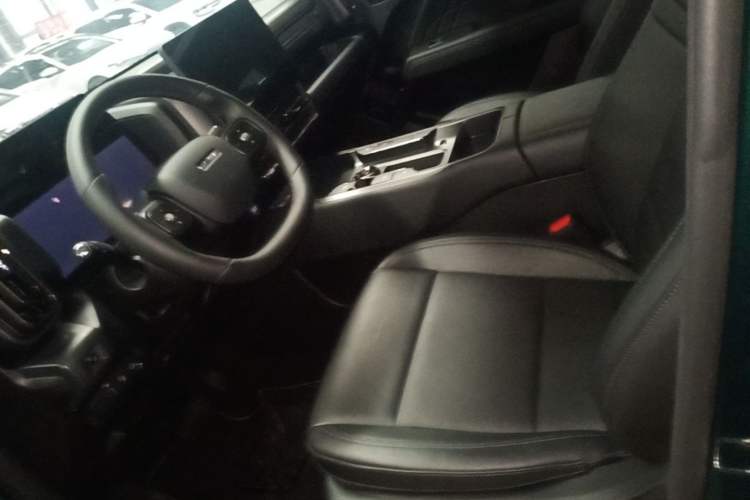 Used Haval Raptor 2025 2.0T 4WD Ultra Left Front Seat
