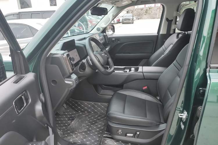 Used Haval Raptor 2025 2.0T 4WD Ultra Left Front Seat