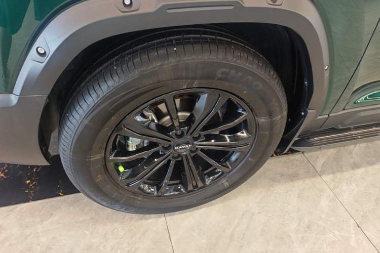 Used Haval Raptor 2025 2.0T 4WD Ultra Left Front Wheel Hub