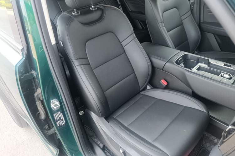 Used Haval Raptor 2025 2.0T 4WD Ultra Right Front Seat