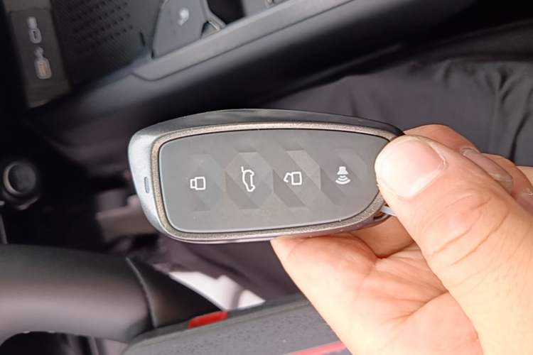 Used Haval Raptor 2025 2.0T 4WD Ultra Vehicle Key