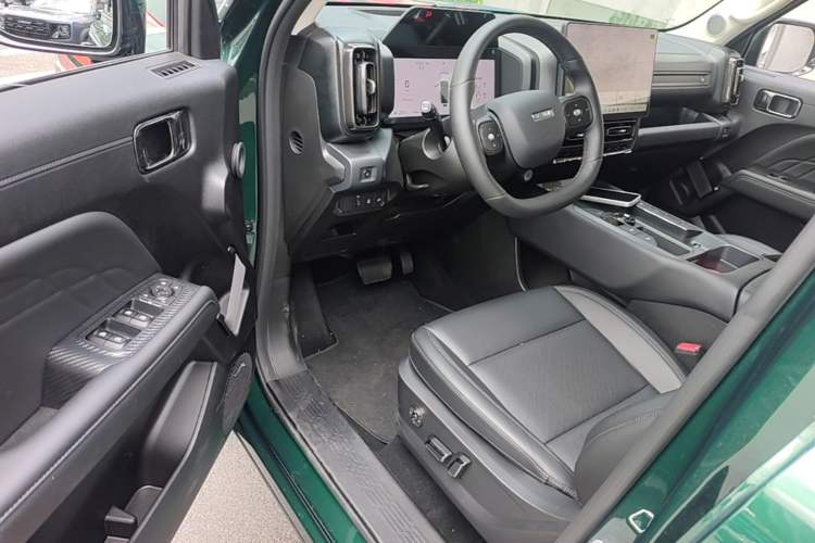 Used Haval Raptor 2025 2.0T 4WD Ultra Driver Seat