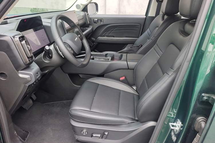 Used Haval Raptor 2025 2.0T 4WD Ultra Left Front Seat
