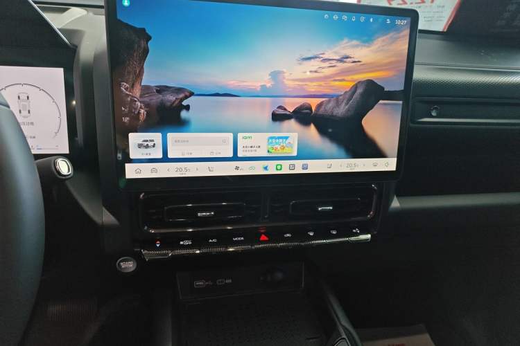 Used Haval Raptor 2025 2.0T 4WD Pro Audio And AC Panel