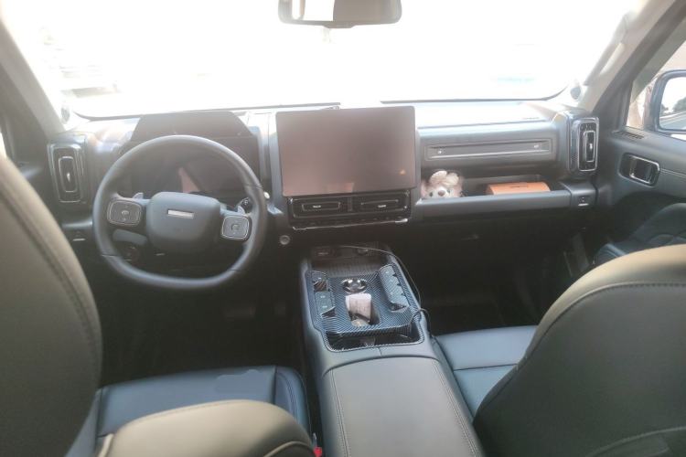 Used Haval Raptor 2025 2.0T 4WD Ultra Center Console