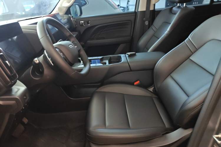 Used Haval Raptor 2025 2.0T 4WD Pro Left Front Seat