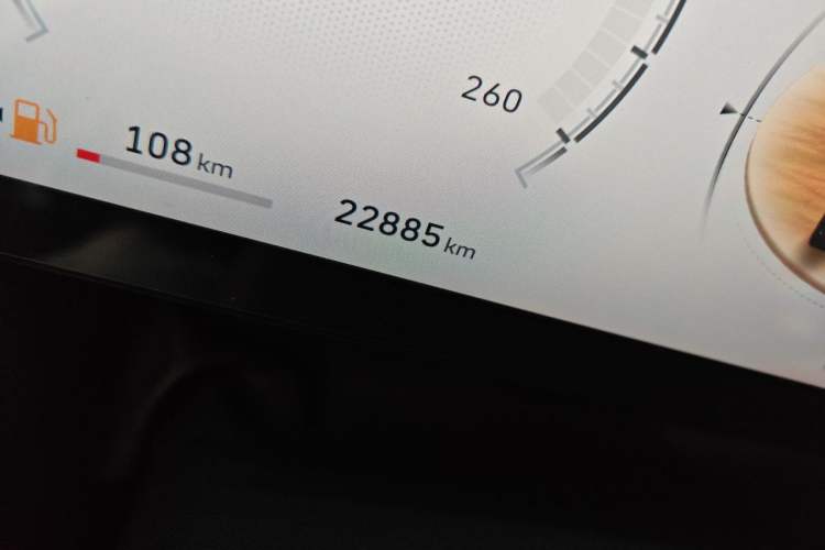 Used Haval Raptor 2025 2.0T 4WD Pro Odometer Close Up