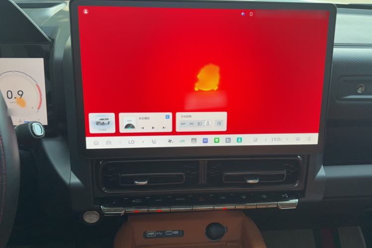 Used Haval Raptor 2025 2.0T 4WD Ultra Audio And AC Panel