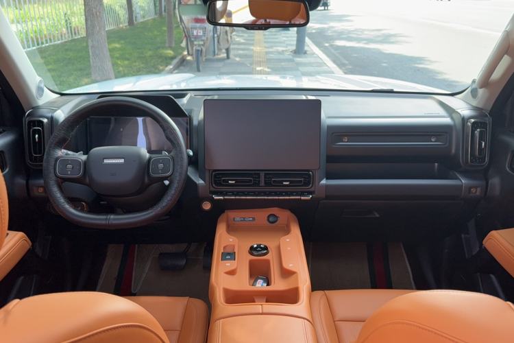 Used Haval Raptor 2025 2.0T 4WD Ultra Center Console