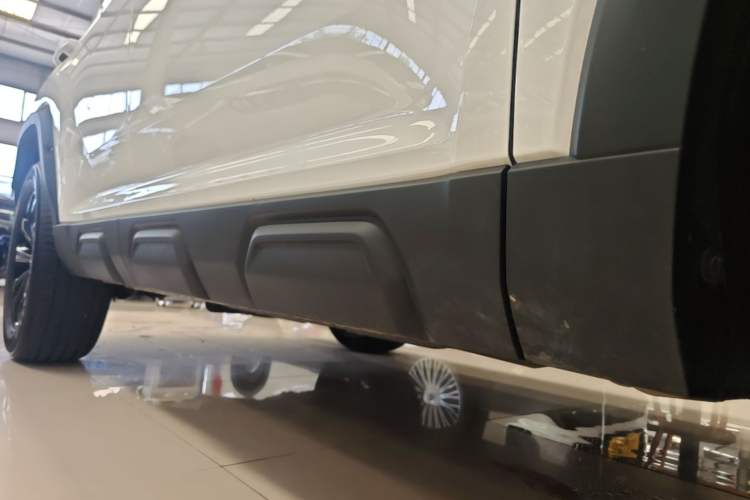 Used Haval Raptor 2025 2.0T 4WD Ultra Right Side Sill